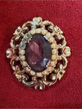 Vintage Coro Brooch—Gold Tone w/Purple Center Stone & Faux Seed Pearls—Damaged